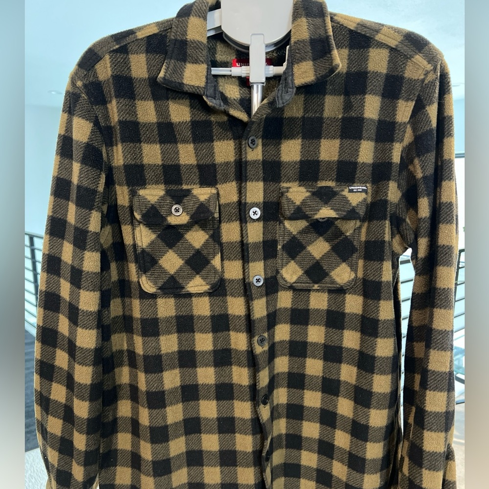 UNIONBAY Black and Olive Plaid Men's Button up size Large, front pockets